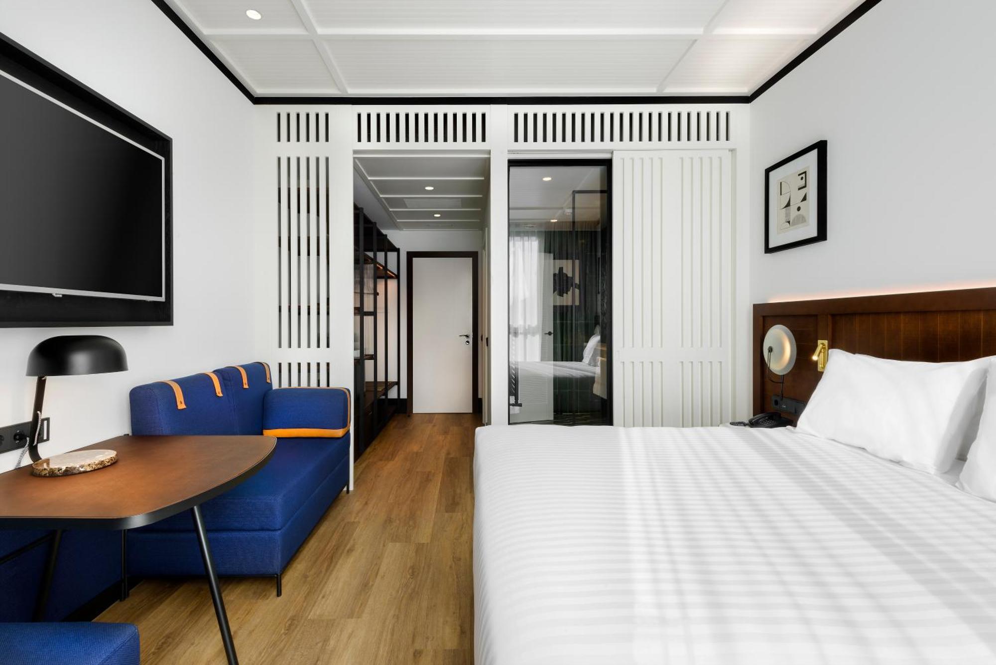 Deluxe Double or Twin Room