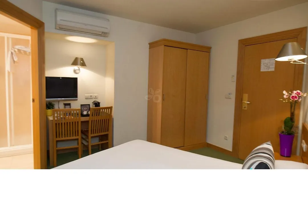Hotel Zaragoza Plaza-1
